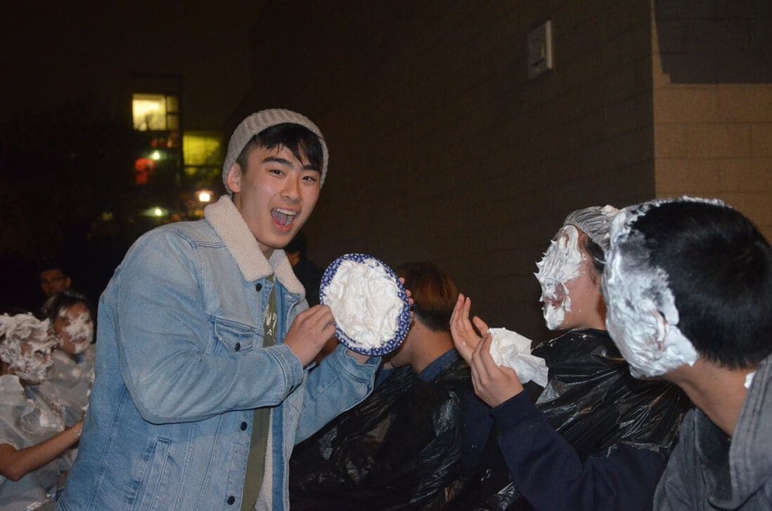 PIE A STAFF!